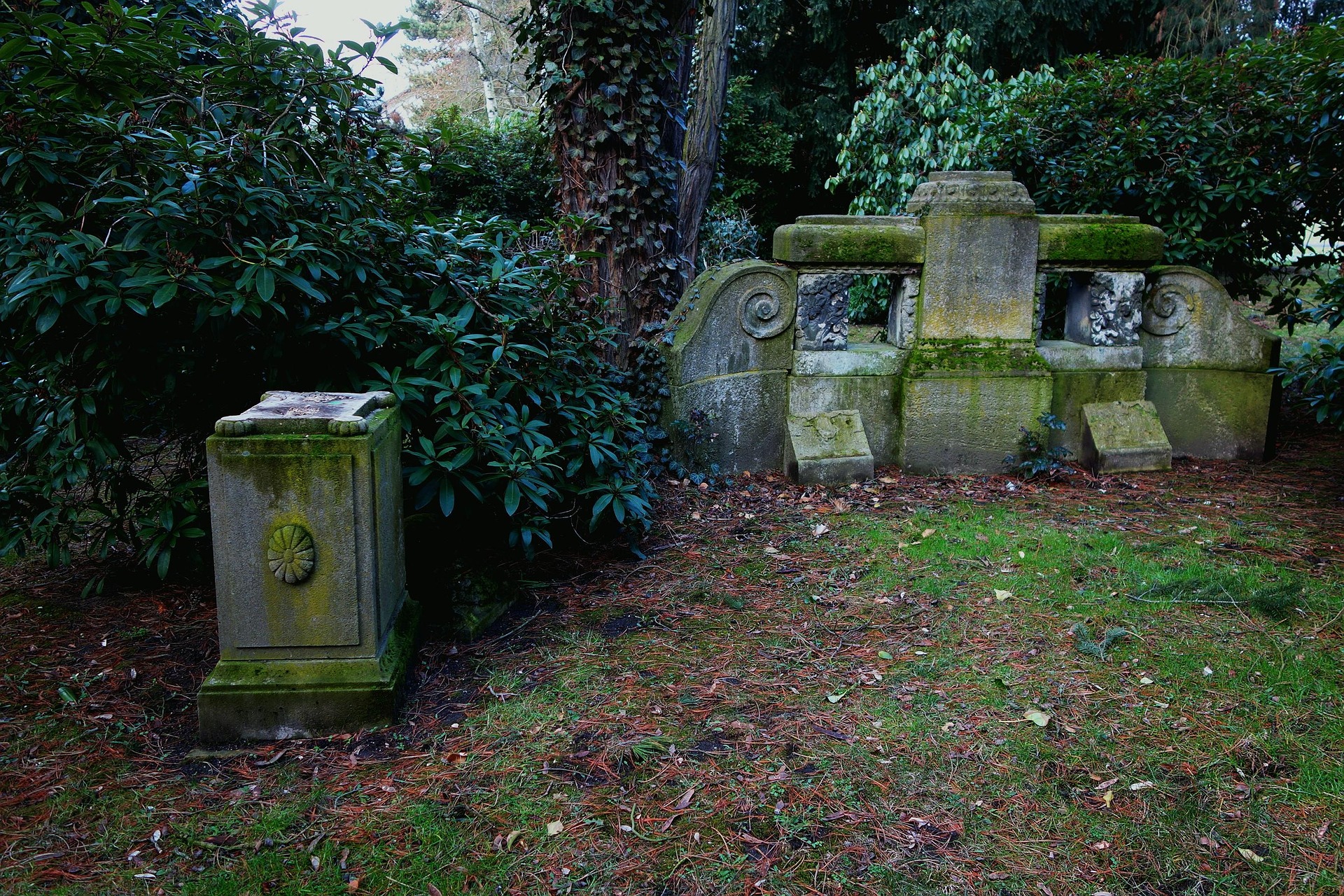 grave cemetery conditions